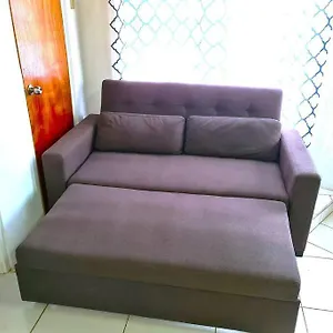  Apartment Two Bedroom. Walk To Beach. Free Wi-fi & Free Parking Jamaica